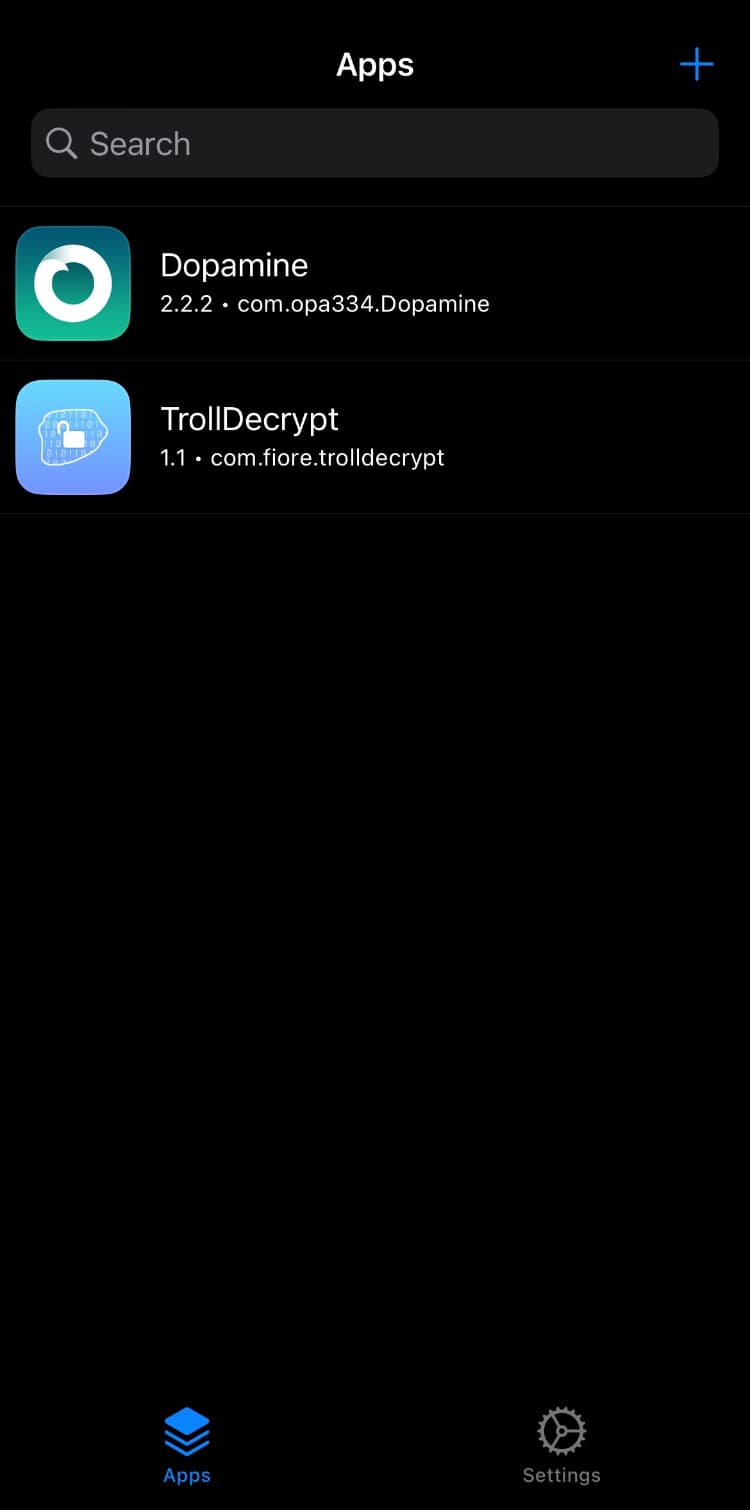 TrollStore Lite installed apps list.