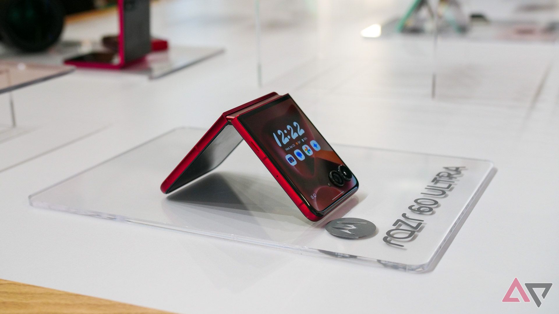 moto-razr-2025-family-hands-on-11