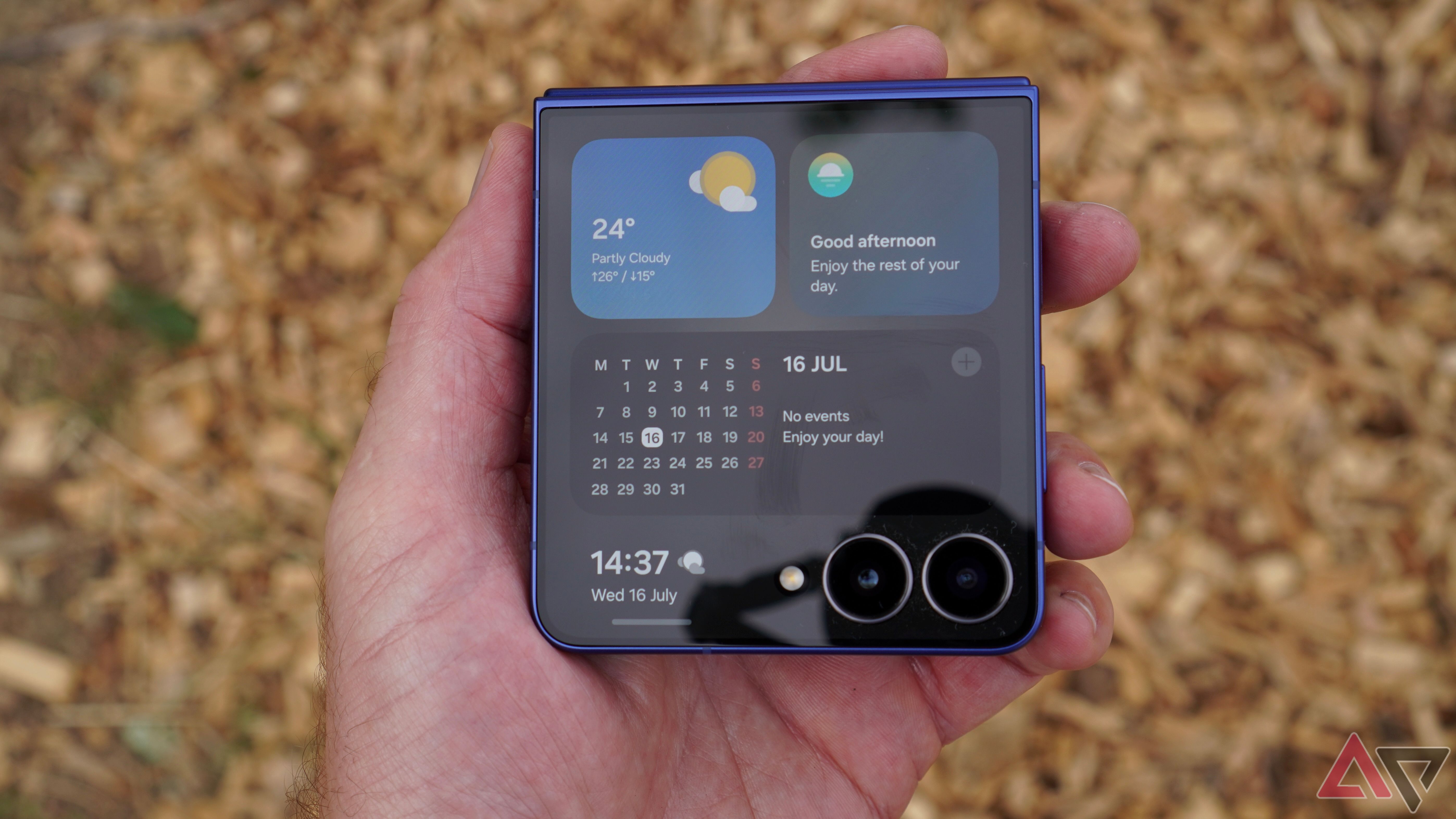 samsung-galaxy-z-flip-7-widgets