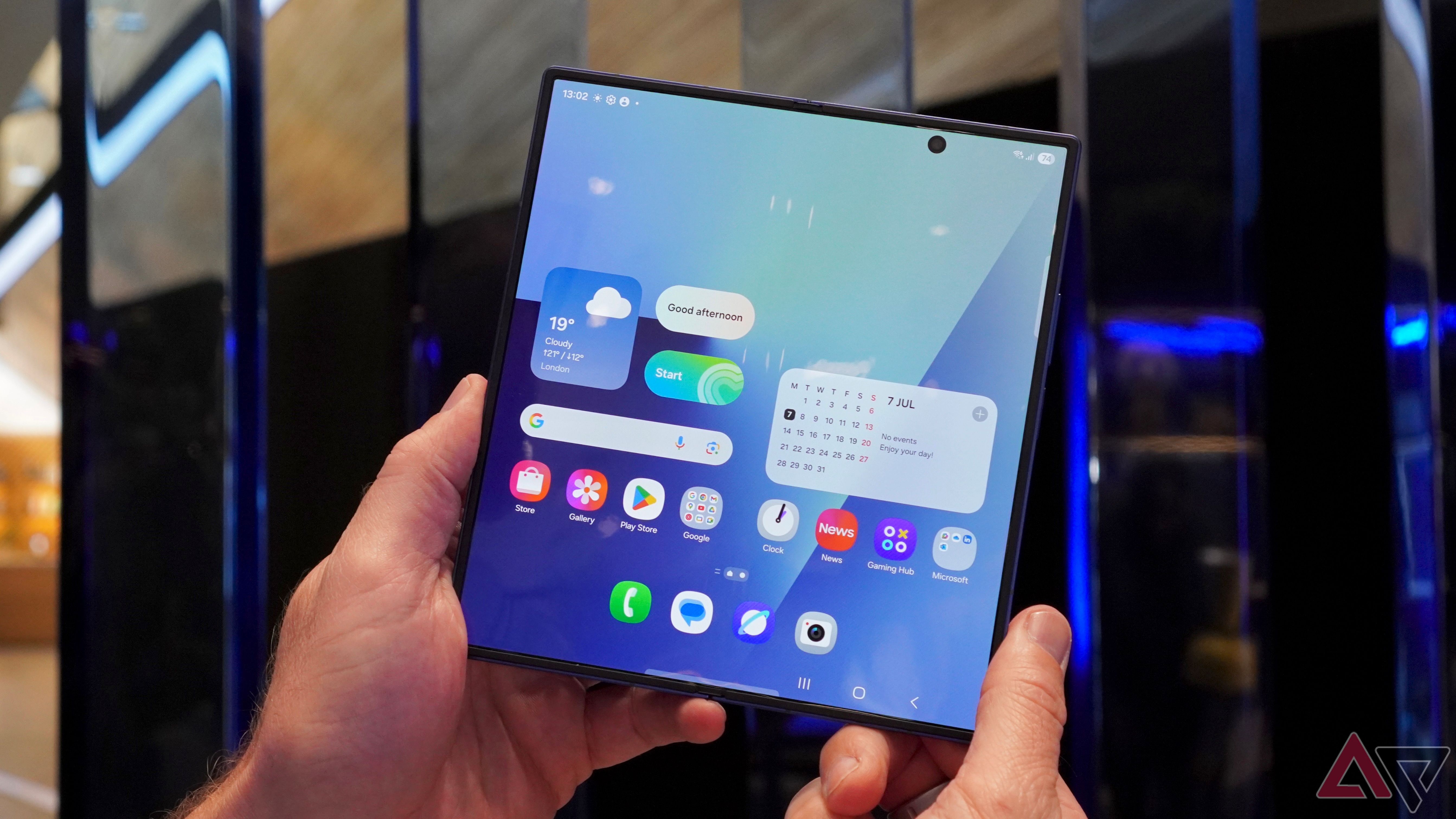 The Samsung Galaxy Z Fold 7's open screen