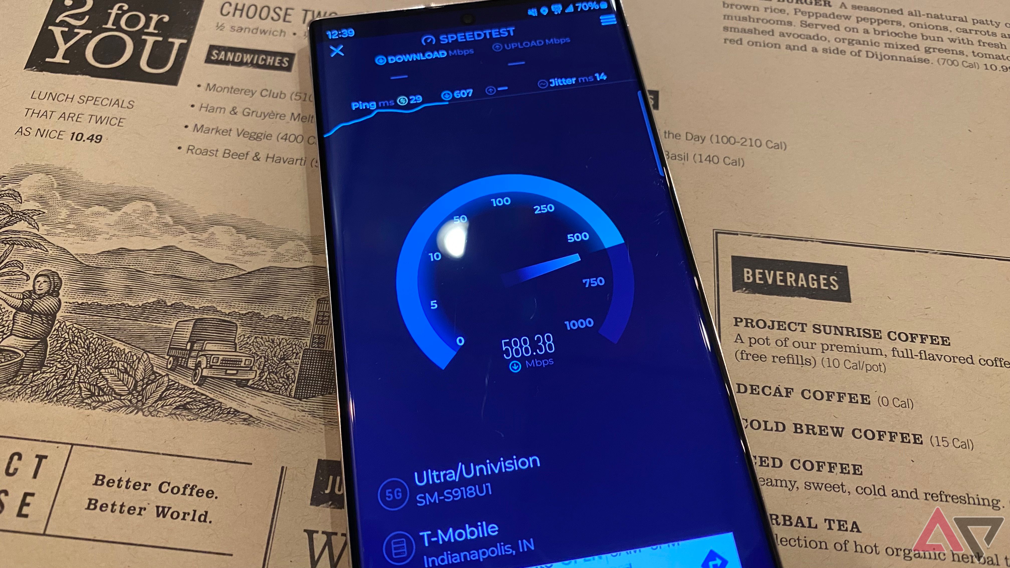 Mint Mobile review speed test in a restaurant, downtown Indianapolis