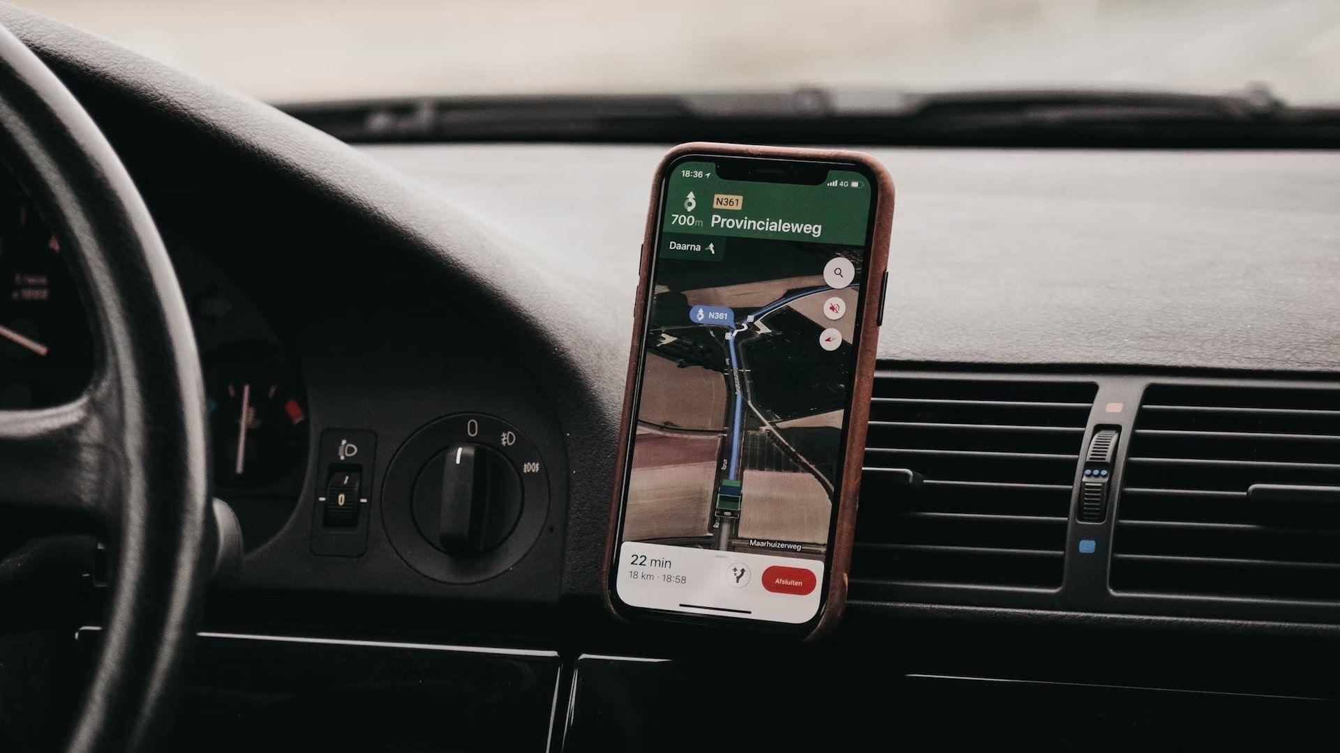 Google Maps navigation on iPhone docked to car dashboard