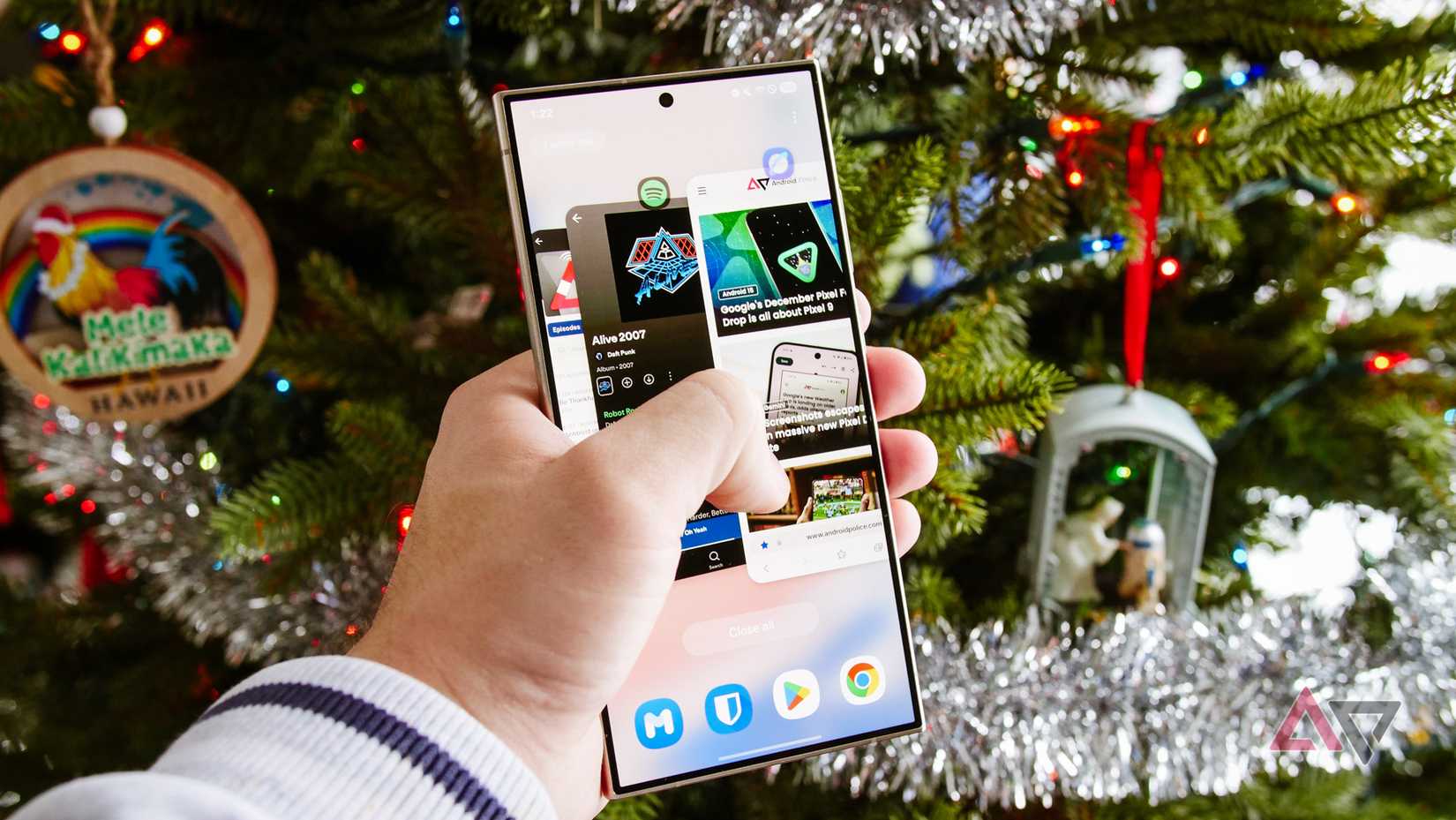 Baidu's Ernie AI powers Galaxy S24 smartphones in China.