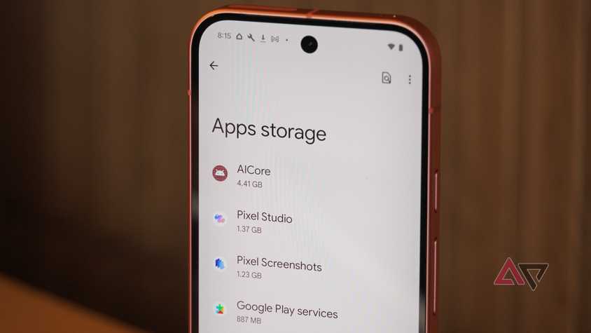 A screenshot highlighting Google's acknowledgement of the bug and the fact that it is working on a fix.