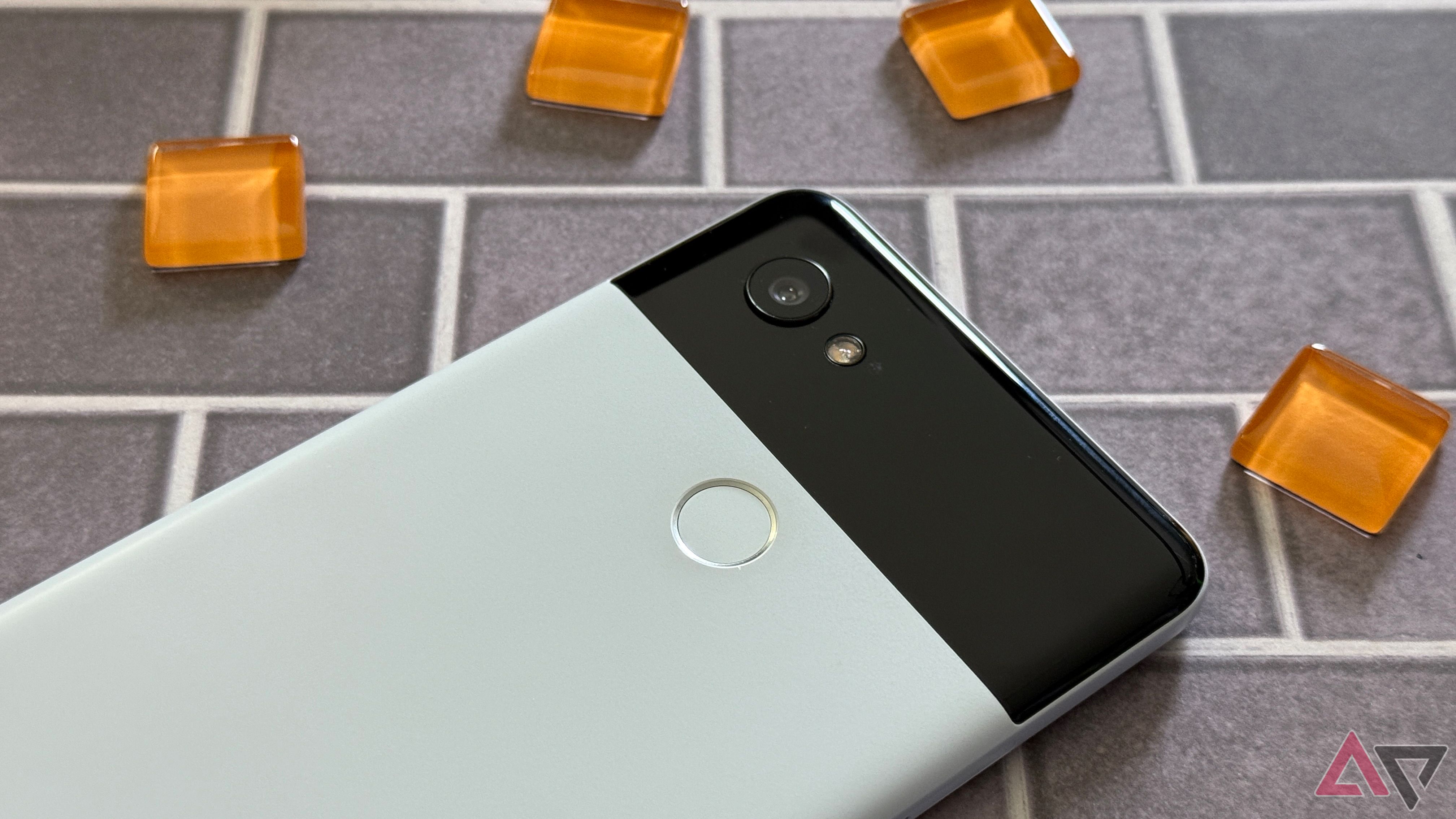 Close up of the Pixel 2 XL's single camera