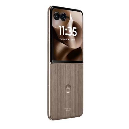 Inner display of the Motorola Razr 2025 displaying the home screen