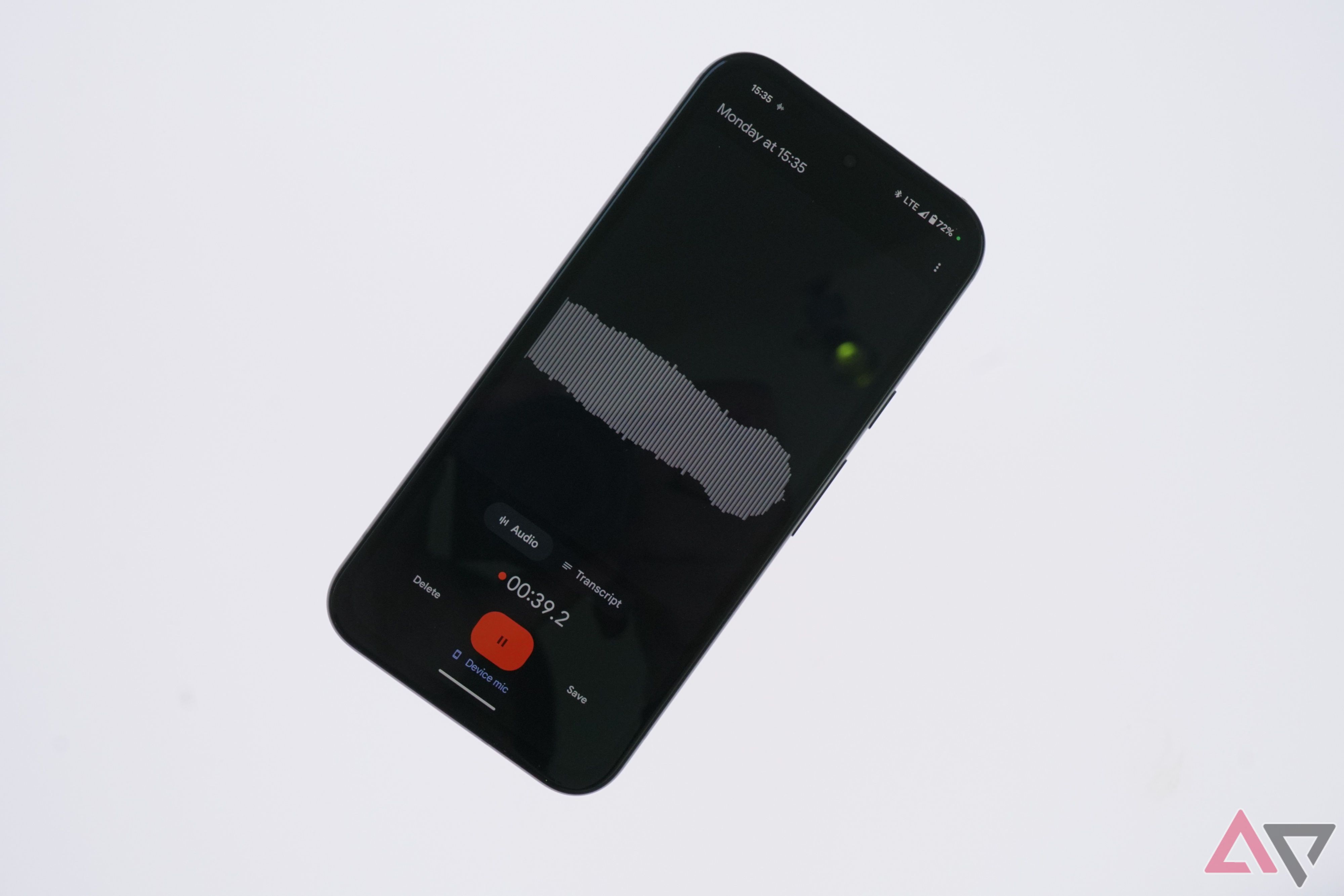 The Pixel Recorder app in the middle of recording audio.