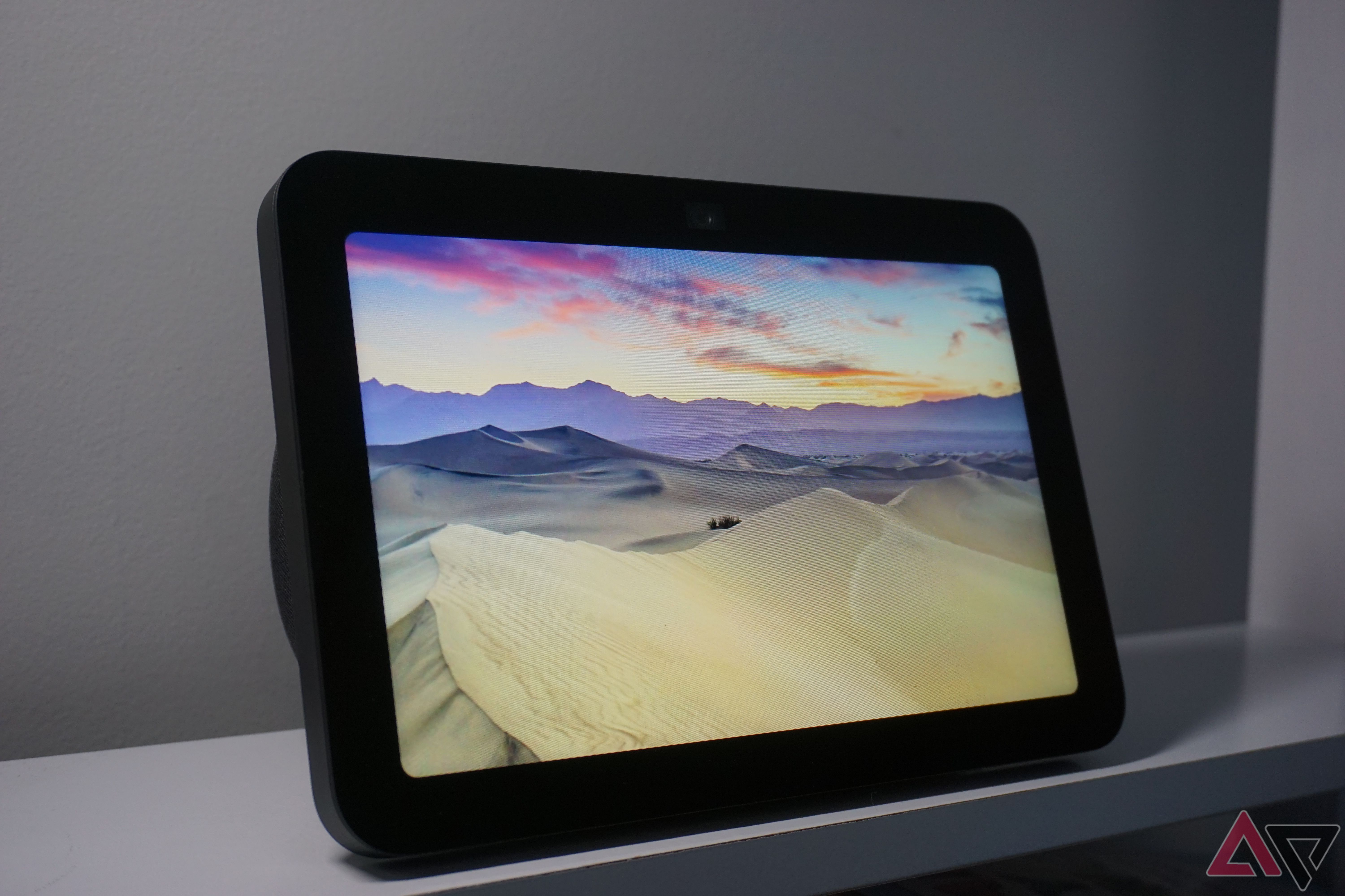 The screensaver on the Amazon Echo Show 8