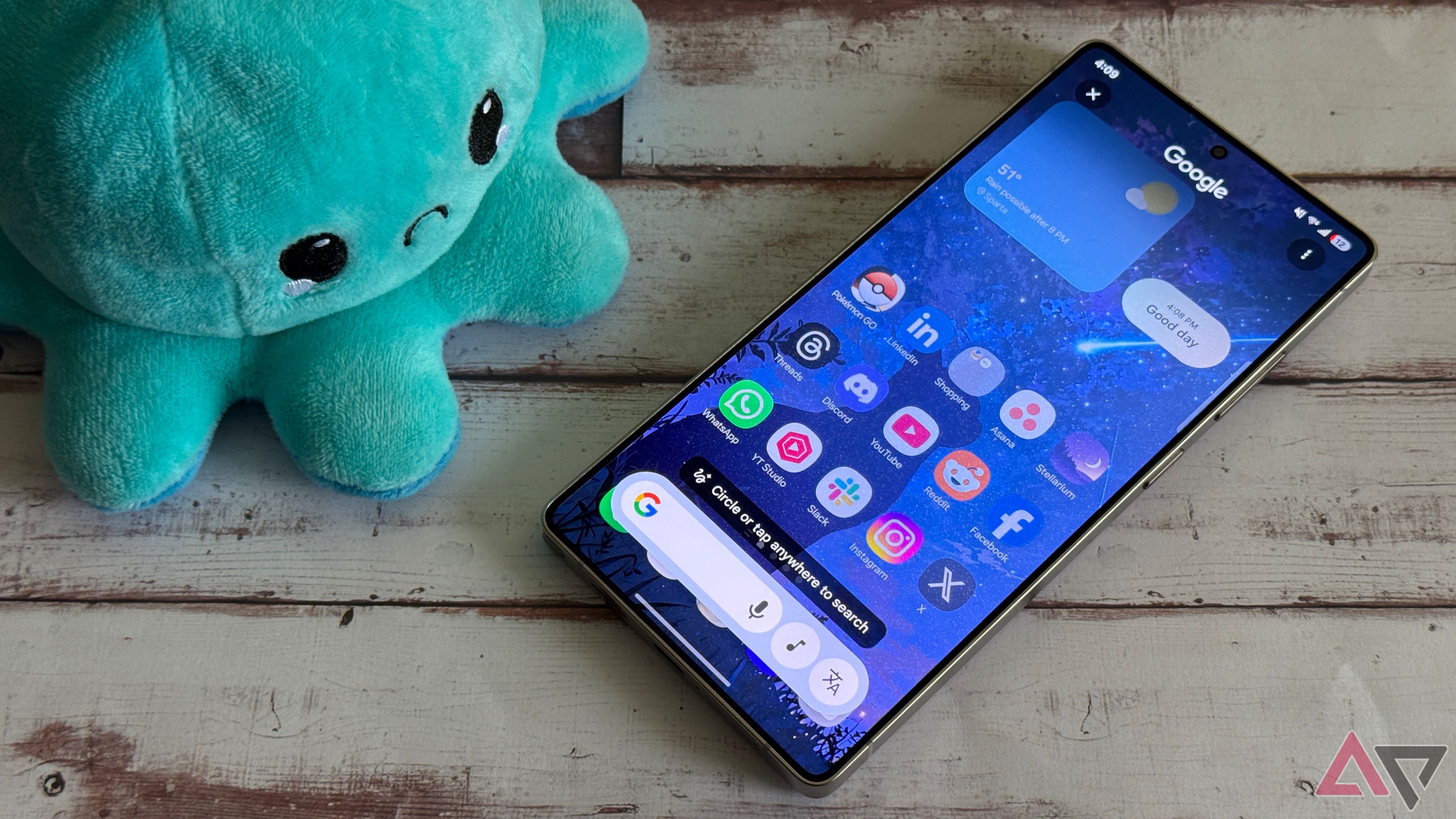 Samsung Galaxy S25 Ultra showing Circle to Search next to a plush